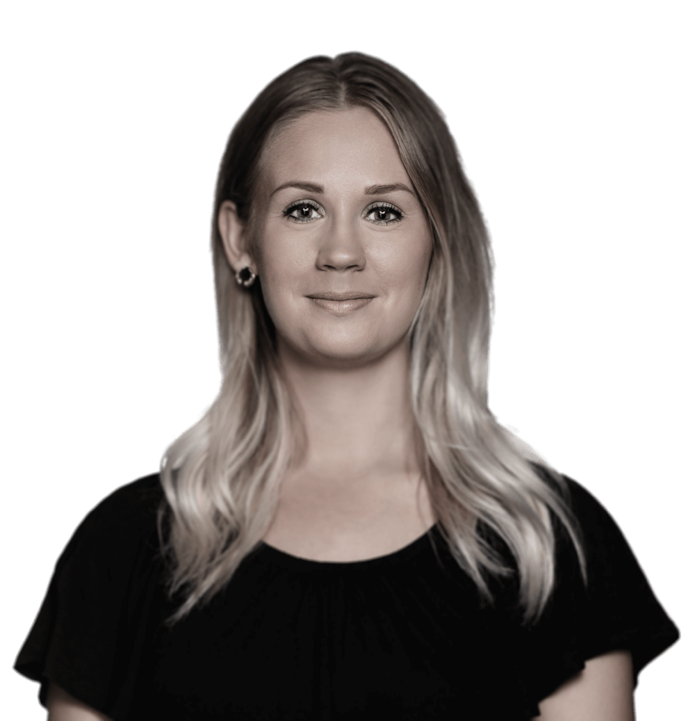 woman with blonde hair in black t shirt